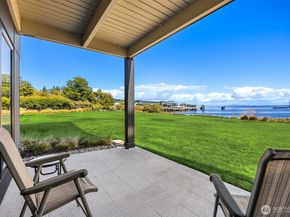 428 Harborview Drive NE 112, Bainbridge Island WA 98110