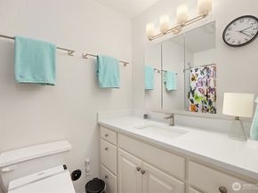 428 Harborview Drive NE 112, Bainbridge Island WA 98110