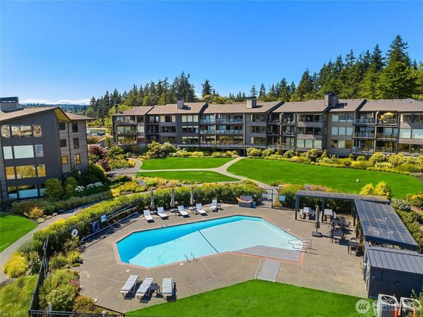 428 Harborview Drive NE 112, Bainbridge Island WA 98110