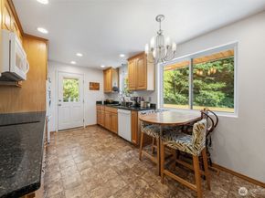 2005 SW 117th Place, Burien WA 98146