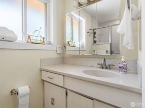 2005 SW 117th Place, Burien WA 98146