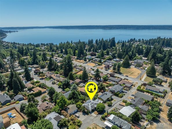 2005 SW 117th Place, Burien WA 98146