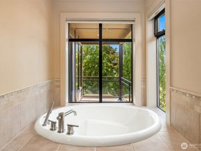 427 2nd Street S A, Kirkland WA 98033