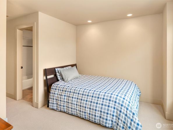 427 2nd Street S A, Kirkland WA 98033