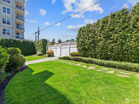 3112 SW Avalon Way 102, Seattle WA 98126