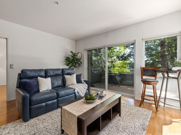 3112 SW Avalon Way 102, Seattle WA 98126