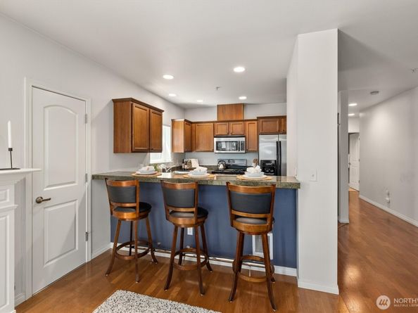 3112 SW Avalon Way 102, Seattle WA 98126
