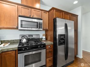 3112 SW Avalon Way 102, Seattle WA 98126