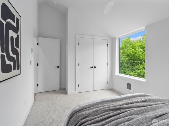 1327 N 185th Street A, Shoreline WA 98133