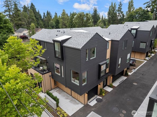 1327 N 185th Street A, Shoreline WA 98133
