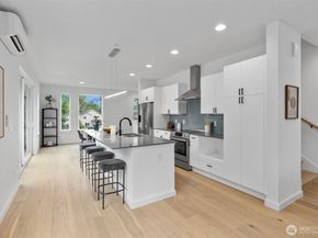 1327 N 185th Street A, Shoreline WA 98133