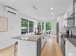 1327 N 185th Street A, Shoreline WA 98133