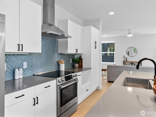 1327 N 185th Street A, Shoreline WA 98133
