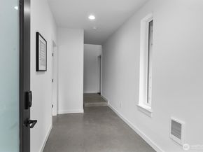 1327 N 185th Street A, Shoreline WA 98133