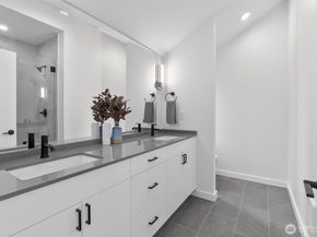 1327 N 185th Street A, Shoreline WA 98133