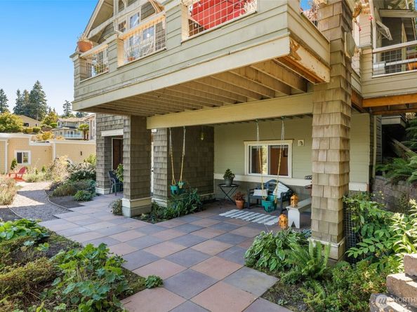 18105 Sunset Way, Edmonds WA 98026