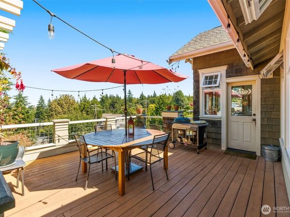 18105 Sunset Way, Edmonds WA 98026