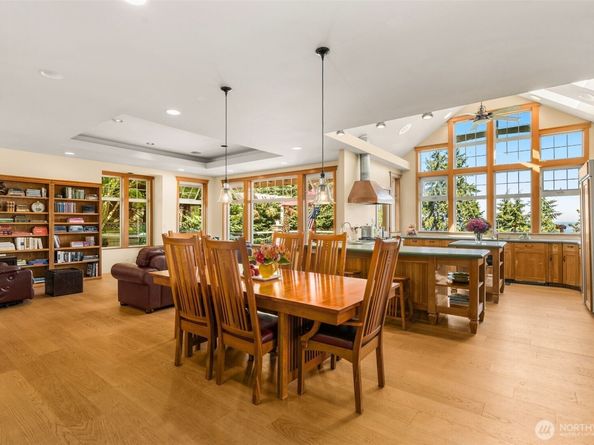 18105 Sunset Way, Edmonds WA 98026