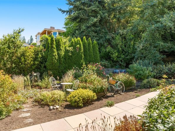 18105 Sunset Way, Edmonds WA 98026