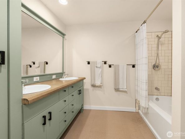 18105 Sunset Way, Edmonds WA 98026