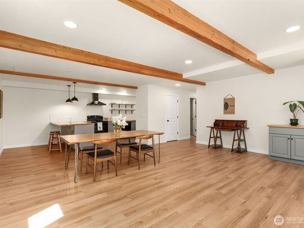 18105 Sunset Way, Edmonds WA 98026