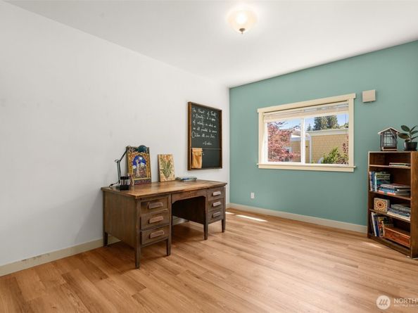 18105 Sunset Way, Edmonds WA 98026