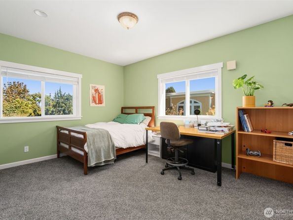 18105 Sunset Way, Edmonds WA 98026