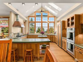 18105 Sunset Way, Edmonds WA 98026