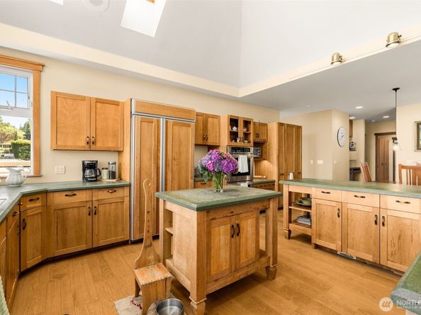 18105 Sunset Way, Edmonds WA 98026