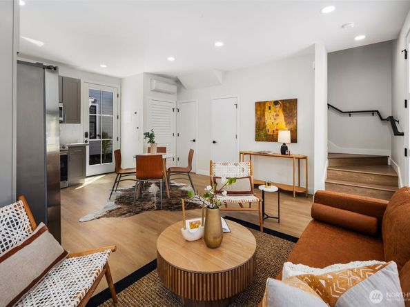 854 A S Donovan Street, Seattle WA 98108