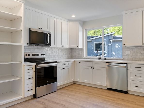 10811 Holly Drive C, Everett WA 98204