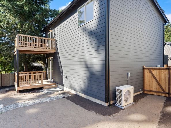10811 Holly Drive C, Everett WA 98204