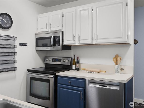 3024 NE 143rd Street 305, Seattle WA 98125