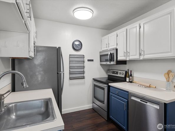 3024 NE 143rd Street 305, Seattle WA 98125