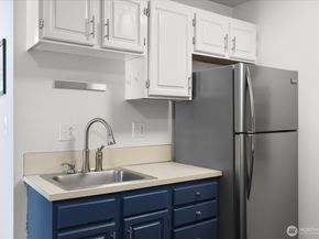 3024 NE 143rd Street 305, Seattle WA 98125