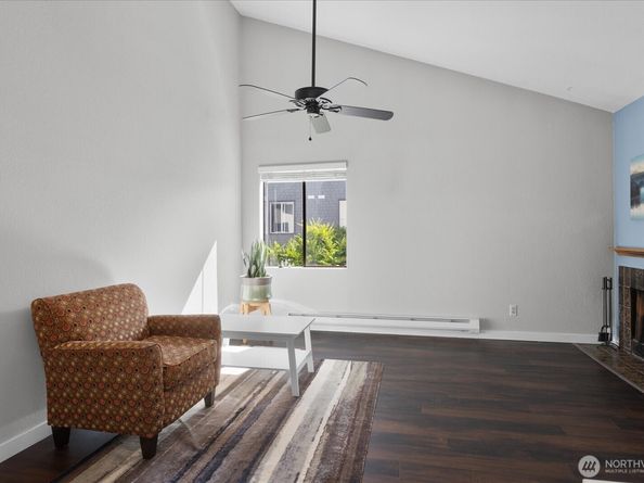 3024 NE 143rd Street 305, Seattle WA 98125