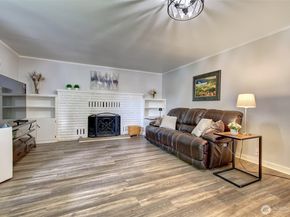 6204 204th Street SW, Lynnwood WA 98036