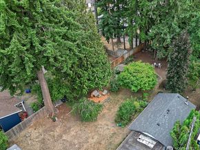 6204 204th Street SW, Lynnwood WA 98036