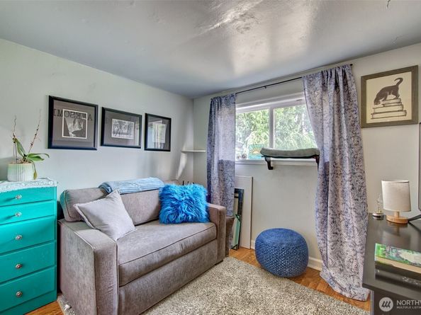 6204 204th Street SW, Lynnwood WA 98036