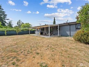 1719 S 243rd Street, Des Moines WA 98198
