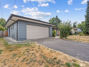 1719 S 243rd Street, Des Moines WA 98198