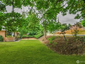 22039 S 16th Avenue, Des Moines WA 98198