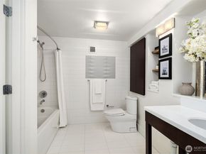 2914 E Madison Street 209, Seattle WA 98112