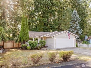 1504 NW Lakehill Circle
