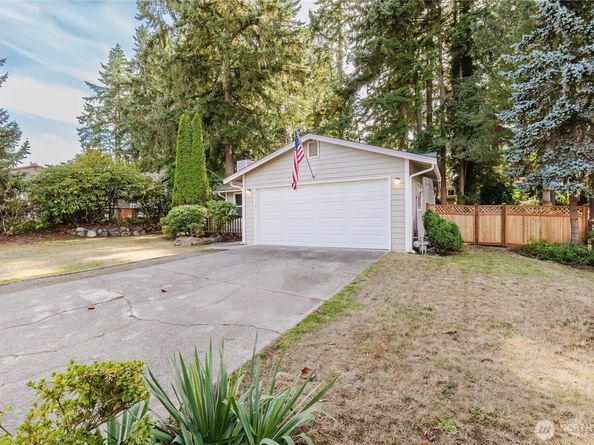 1504 NW Lakehill Circle, Silverdale WA 98383