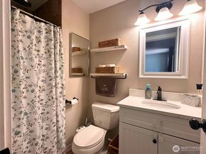 1135 Hillandale Drive E, Port Orchard WA 98366