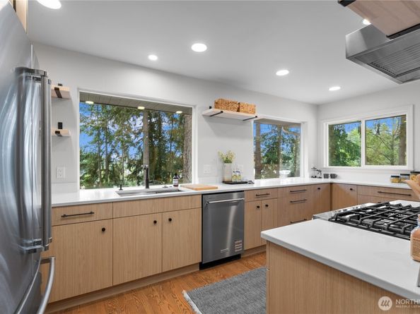 23024 99th Avenue W, Edmonds WA 98020