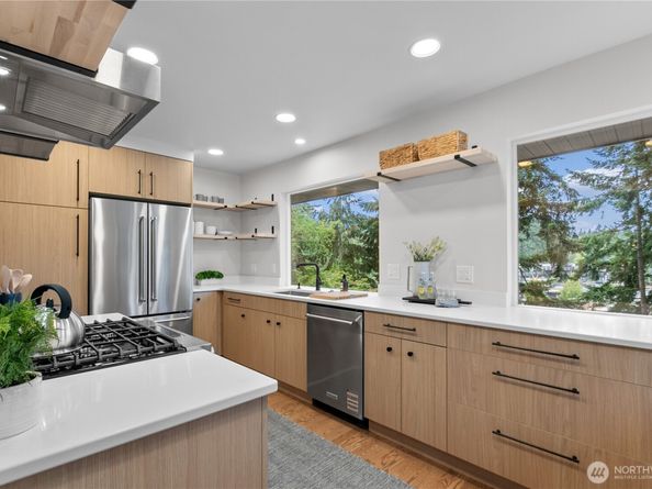 23024 99th Avenue W, Edmonds WA 98020