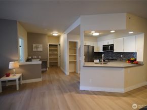 15300 112th Avenue NE B203, Bothell WA 98011