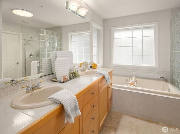 4210 182nd Avenue SE, Issaquah WA 98027